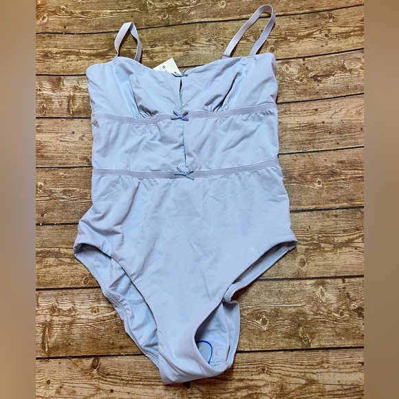 Solid & Striped The Scarlet One-piece - Picture 2 of 5